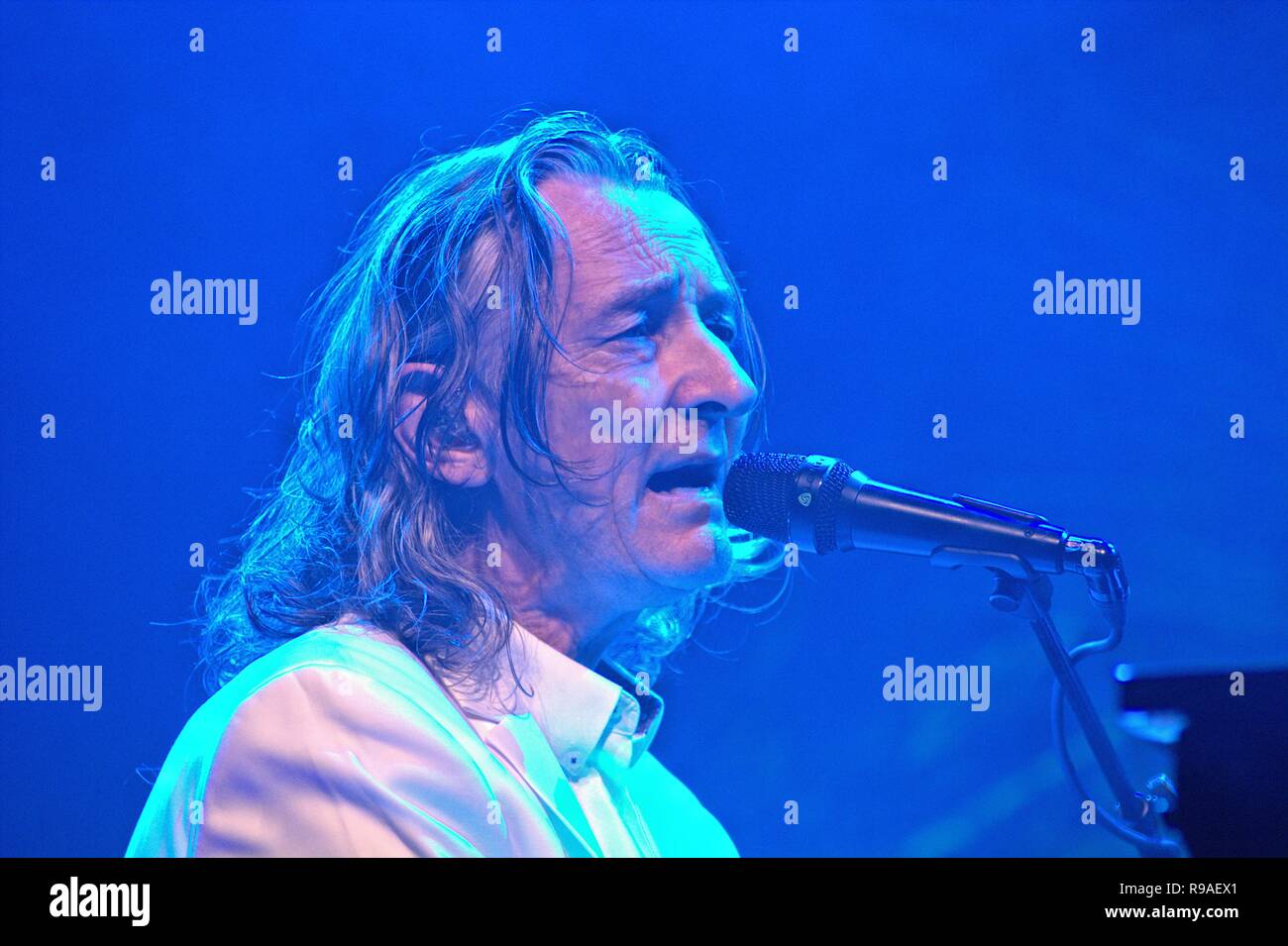 04. August 2017 - Roger Hodgson und Charles Roger Butterfische Hodgson, withbegrunder, ehemaliger Frontmann, Sänger und Songwriter der Britischen Pop/Rock Band Supertramp bei seinem Konzert in der holstenhalle 1 in Neumünster. Der Gig war Teil der "Breakfast in America", World Tour, dem Schleswig-Holstein Musik Festival veranstaltet. | August 4th, 2017 - Roger Hodgson aka Charles Roger Butterfische Hodgson, Gründer, vor Frontmann, Sänger und Songwriter der Britischen Pop/Rock Band Supertramp bei seinem Konzert in der holstenhalle in Neumünster, Deutschland. Die Show ist im Zusammenhang mit dem Frühstück in Amerika worl Stockfoto
