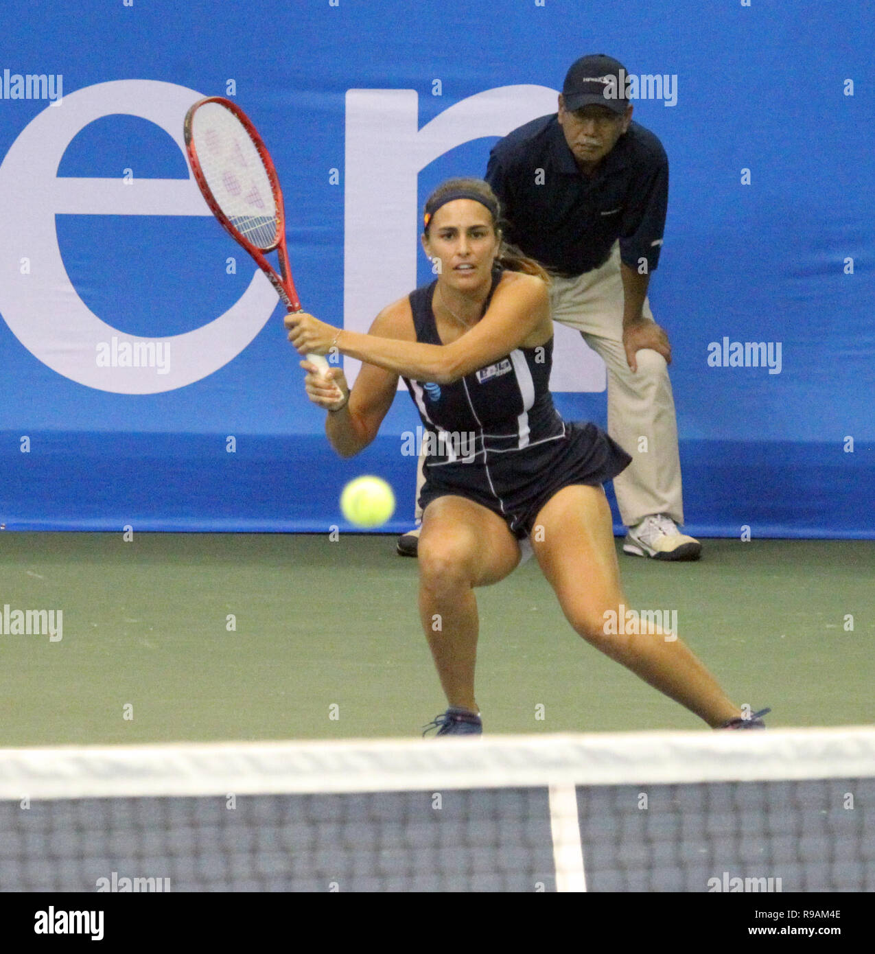 Dezember 21, 2018 - Monica Puig volleys in einem Match gegen Christina McHale während der Hawaii geöffnet an der Neal S. Blaisdell Center in Honolulu, Hawaii - Michael Sullivan/CSM Stockfoto