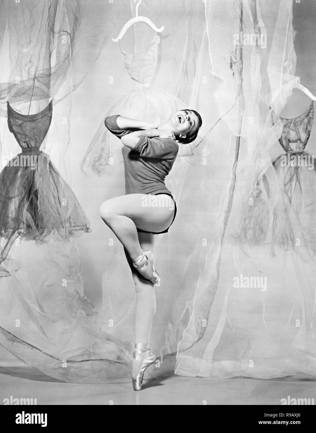 Original Film Titel: Daddy Long Legs. Englischer Titel: Daddy Long Legs. Jahr: 1955. Regie: JEAN NEGULESCO. Stars: LESLIE CARON. Quelle: 20th Century Fox/Album Stockfoto
