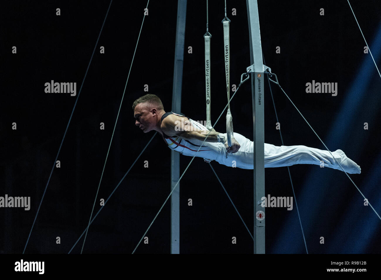 Dennis Goossens auf die noch Ringe während der jährlichen gymgala, organisiert von Gymnastiekfederatie Vlaanderen im Sportpaleis Antwerpen Stockfoto