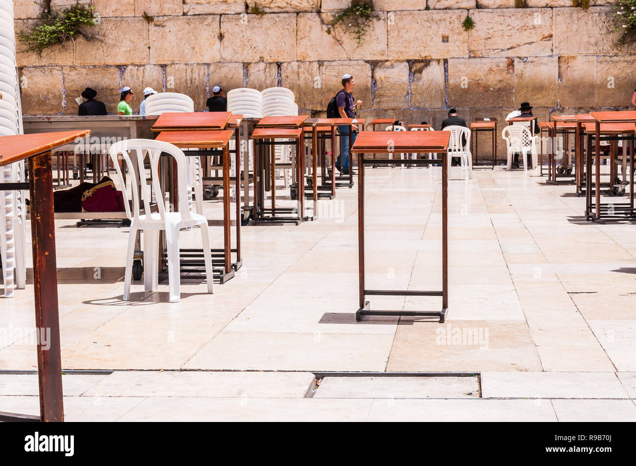 Jerusalem, Israel - 25. Mai 2012: Gebet Tabelle steht in der Nähe der westlichen Mauer, heiligen, die letzten Reste des jüdischen Tempels in Jerusalem, Israel Stockfoto