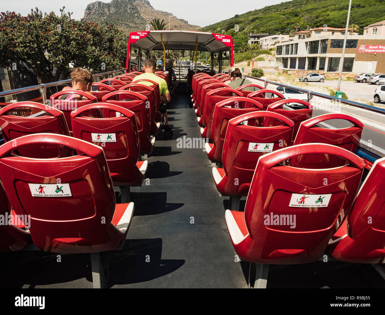 Kapstadt, Südafrika - Dec 14, 2018. Cape Town City Tours-Hop-on-Hop-off Tour Bus, der fährt durch die Stadt und entlang der Küsten in Kap T Stockfoto