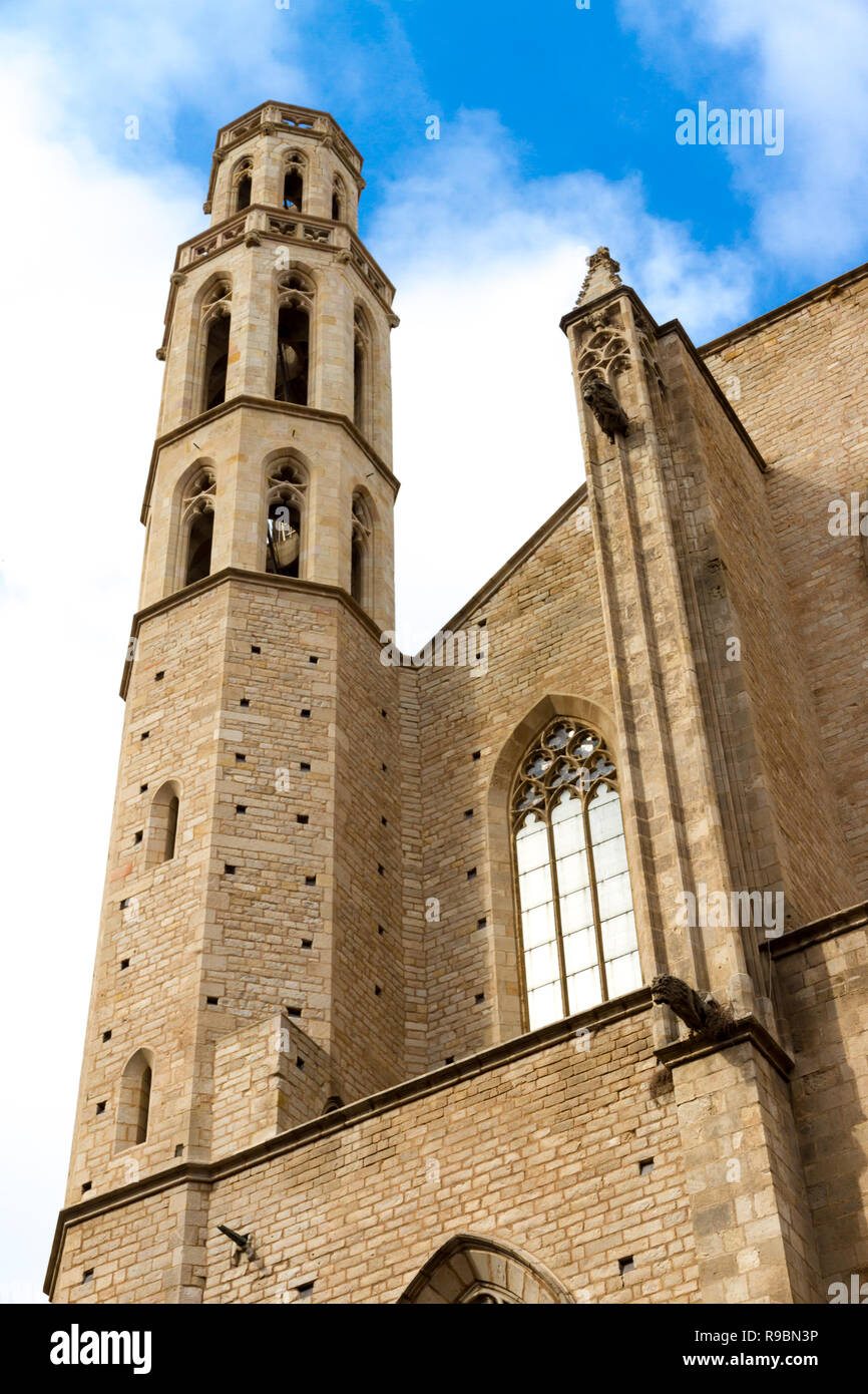 Santa Maria del Mar (1383) ist eine imposante Kirche in der Ribera Viertel von Barcelona, Spanien Stockfoto