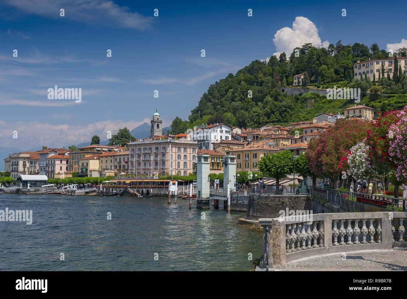 Blick auf die Küste von Bellagio Dorf am Comer See, Italien. Stockfoto