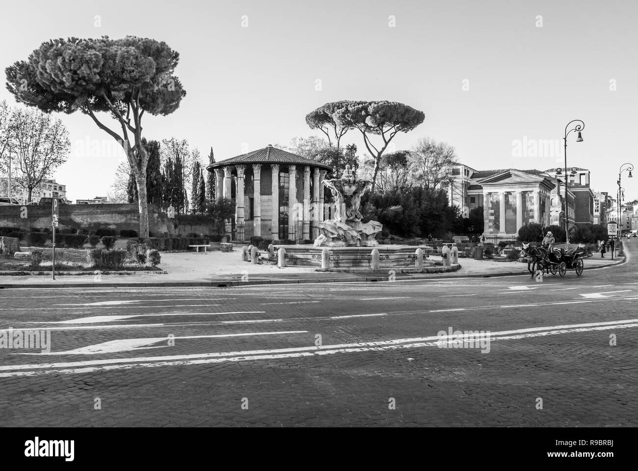 Rom (Italien) - Die archäologischen Ruinen vom historischen Zentrum von Rom. Hier die "Bocca della Verità" Platz in der lungotevere Straße. Stockfoto