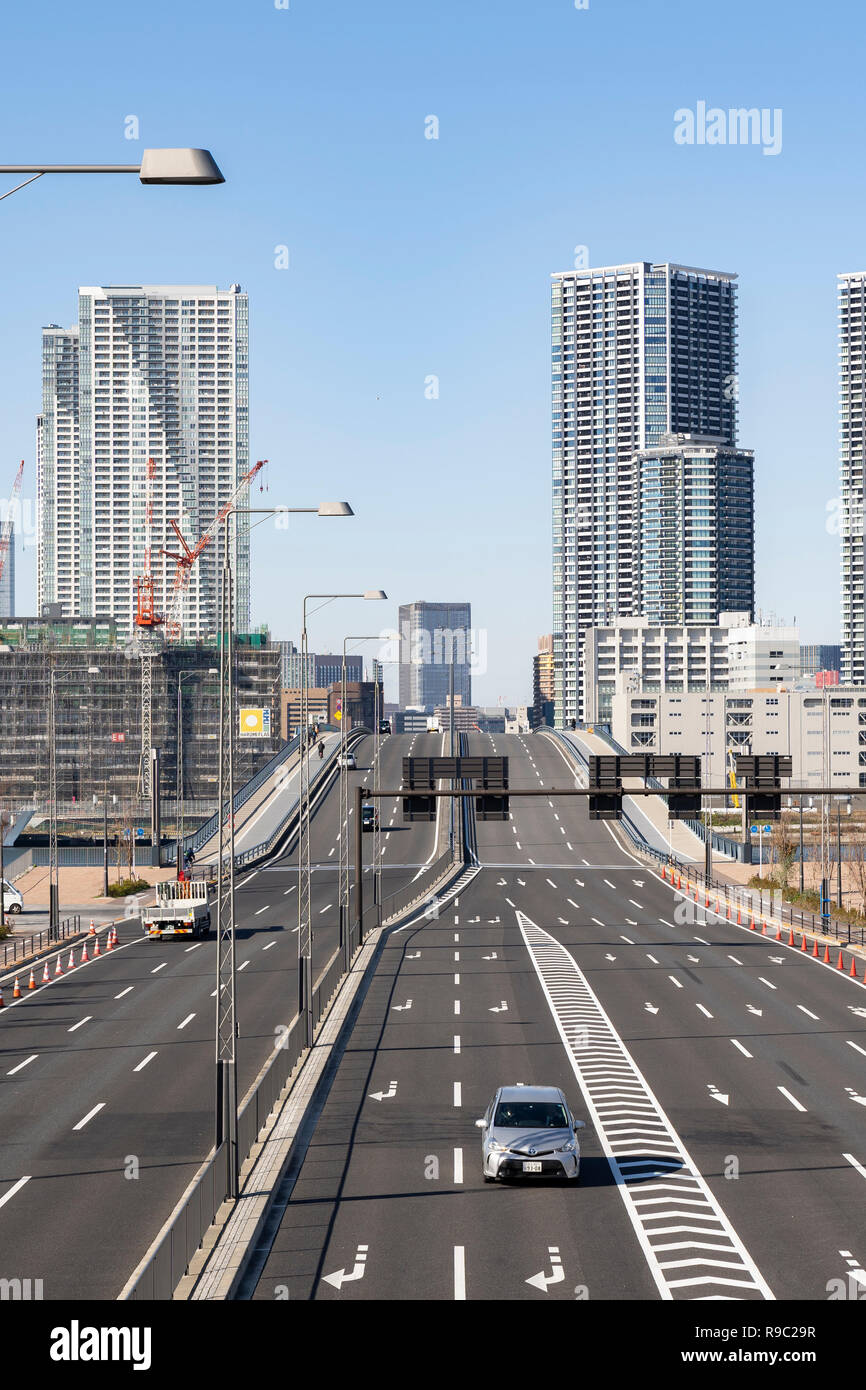 Tokyo City Planning Straße Circle Line Nr. 2 und Toyosu-Ohashi Brücke, Koto-Ku, Tokio, Japan. Stockfoto