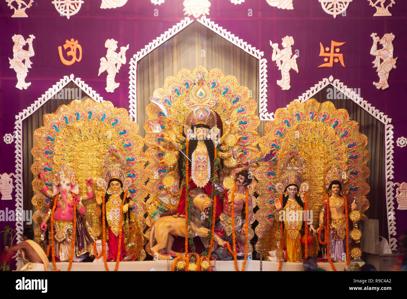 Kalkaji Mailand Samithi, DT-16 Oct 2018. Eine Ansicht von Durga Puja Pandal Idiol In Stockfoto