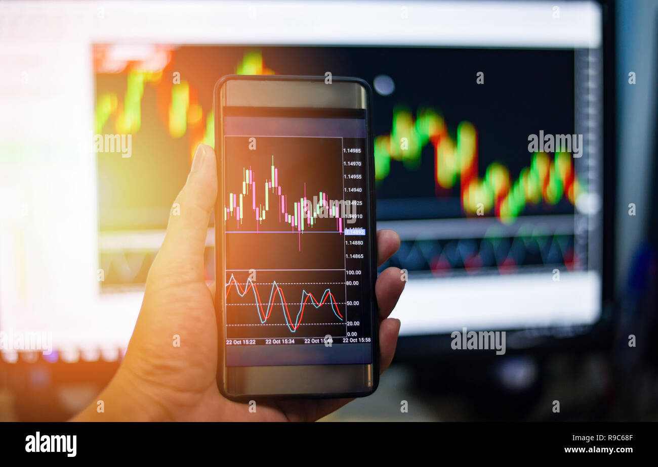 Geschaftsmann Trading Exchange Daten Auf Mobilen Bildschirm Forex - 
