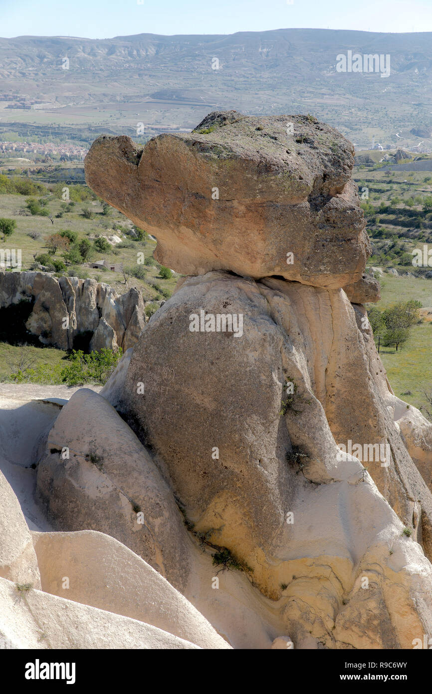 Kappadokien in der Türkei mit den drei schönen vulkanischen Formation. Stockfoto