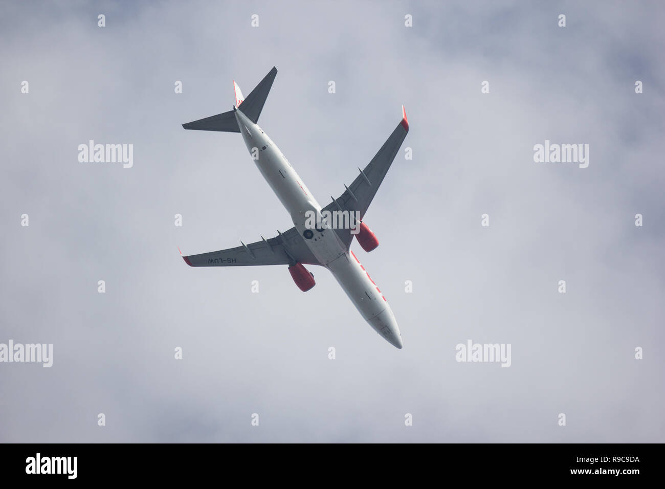 Chiangmai, Thailand - 14. Dezember 2018: HS-LUW Boeing 737-800 der Thai lionair Airline. Von Chiangmai Flughafen in Bangkok. Stockfoto