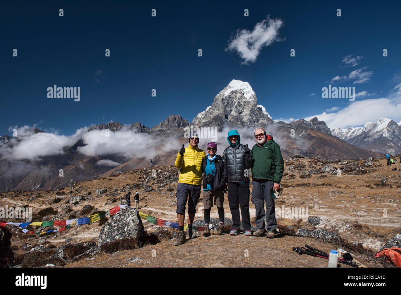 Trekker bei der Ama Dablam Base Camp, mit Blick auf Taboche, Khumbu, Nepal Stockfoto