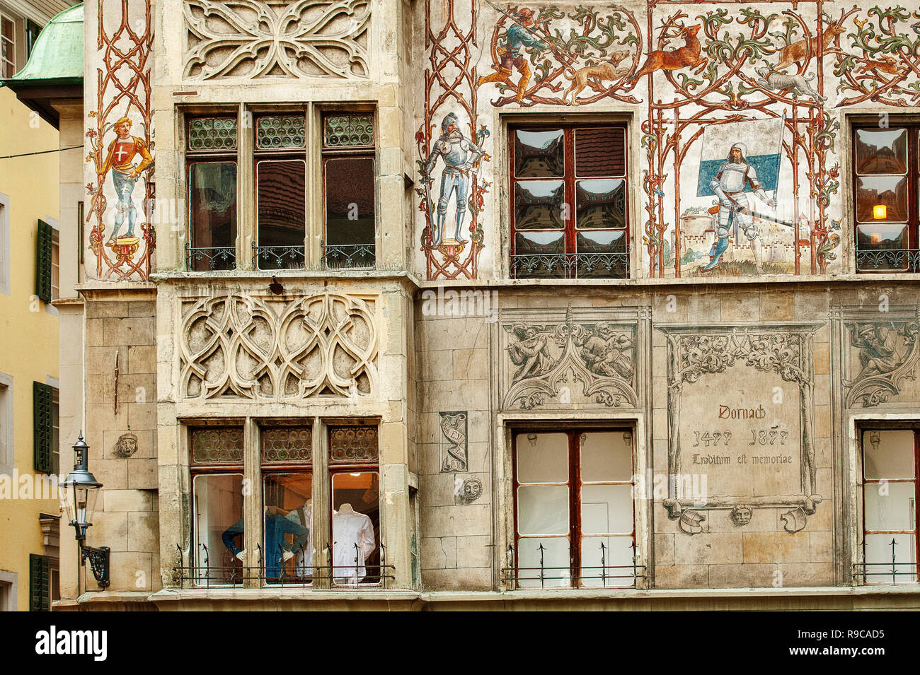 Dornach Haus ist neo-gotischen Gebäude mit Manieristischen Fresken an den Schweizer Sieg in der Schlacht bei Dornach gewidmet. Luzern, Schweiz Stockfoto