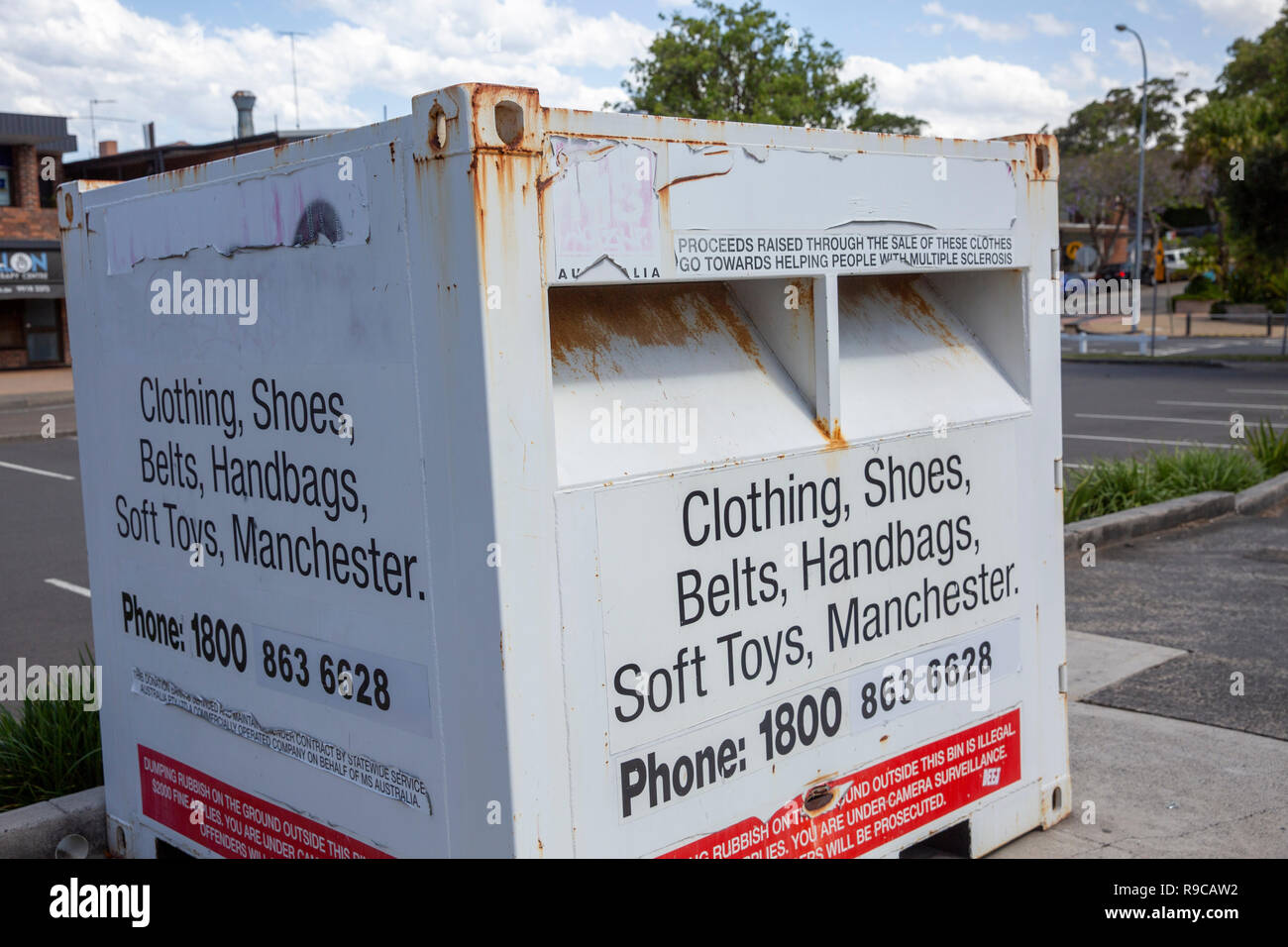 Liebe bin für Abgabe von Kleidung und Manchester Bettwäsche in Sydney, Australien Stockfoto
