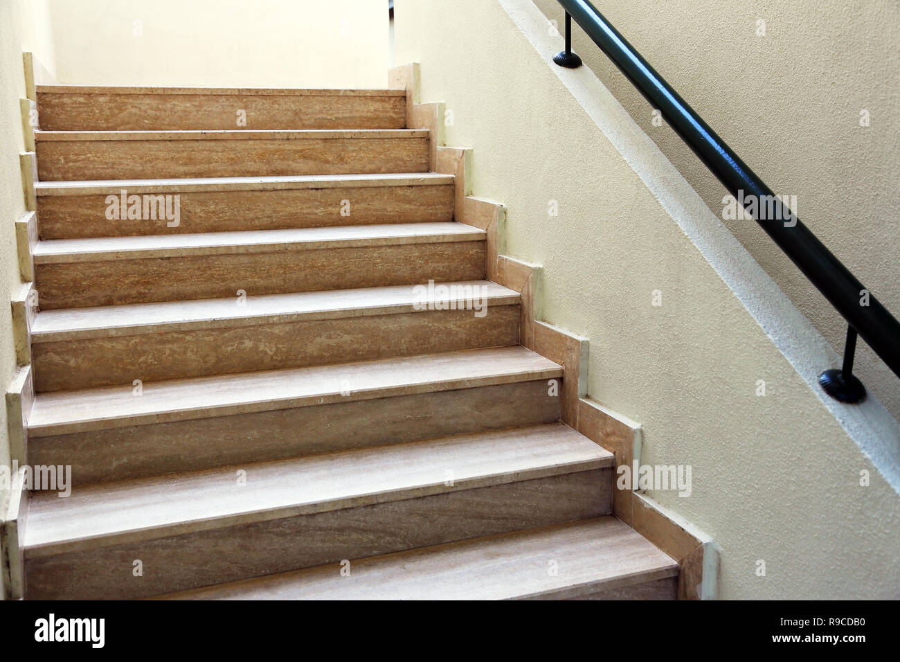 Marmor Treppe im Flur des Hotels Stockfoto