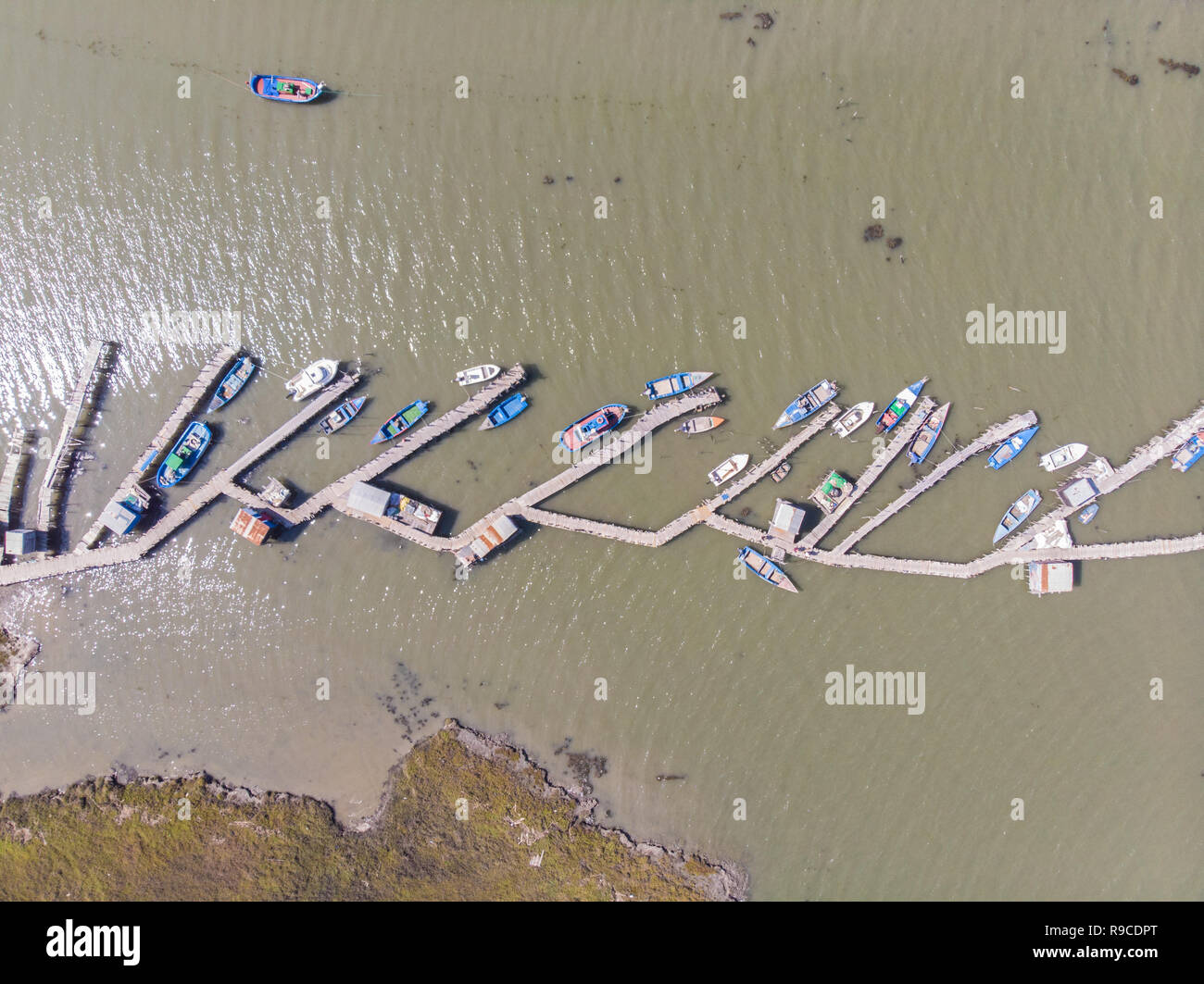 Fishing Pier, auf dem Fluss Sado an Carrasqueira Stockfoto