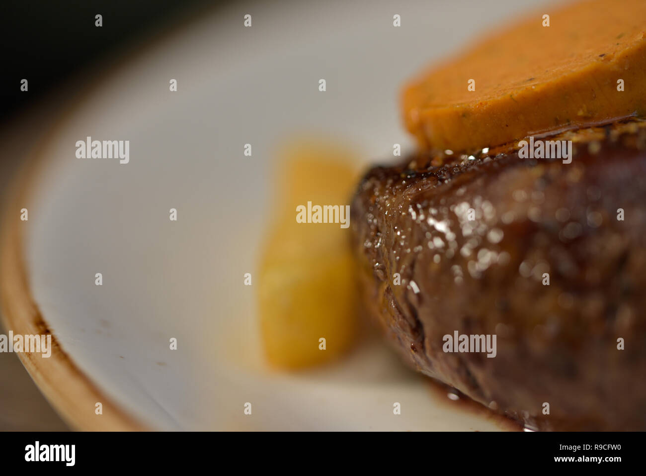 Filet Steak auf weiße Platte Stockfoto