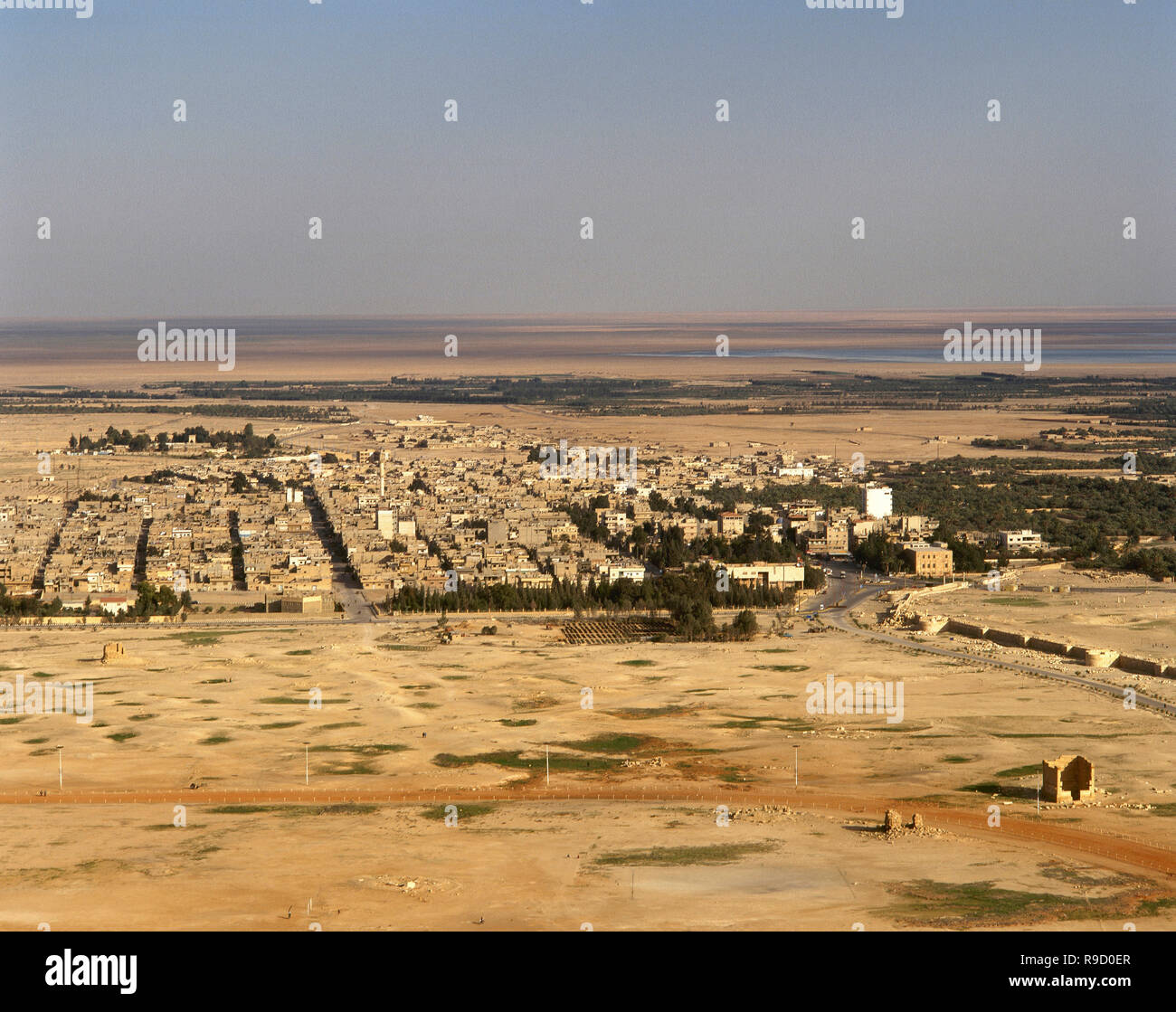 Arabische Republik Syrien. Tadmur, in der Nähe von antiken Palmyra/Tadmor. Panoramablick auf die Landschaft. Foto vor dem syrischen Bürgerkrieg. Stockfoto