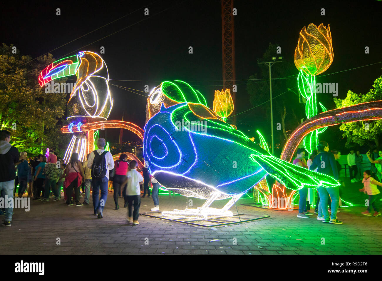 Traditionelle Beleuchtung der Stadt Medellin im Parque Norte Vergnügungspark Stockfoto