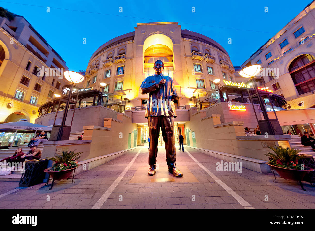 Statue von Nelson Mandela, Nelson Mandela Square, Johannesburg, Südafrika. Stockfoto
