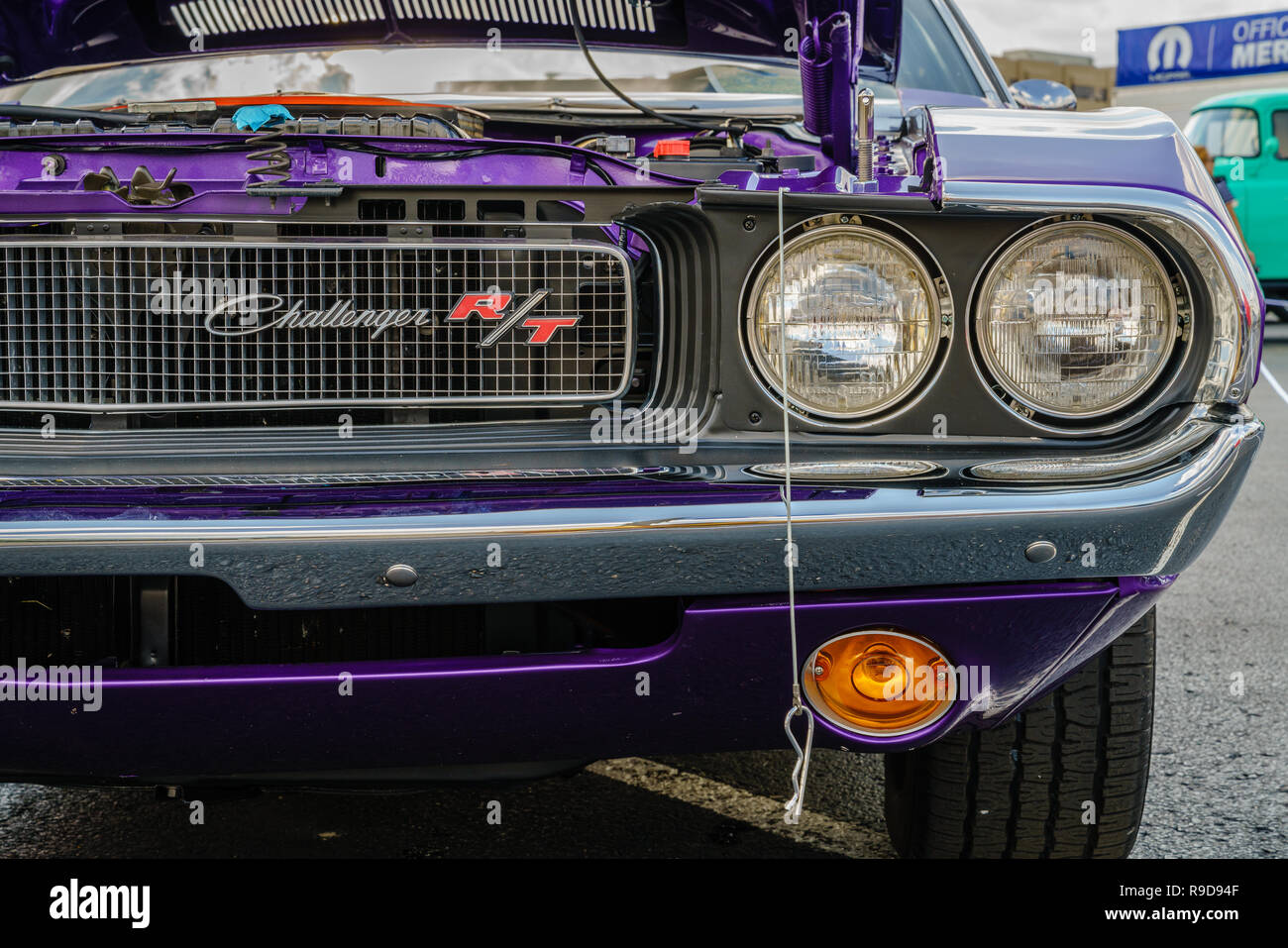 Detroit, Michigan, 19. August 2016: Kühlergrill Details eines 1970er Dodge Challenger an Woodward Dream Cruise - größte eintägige automotive Event in den USA Stockfoto