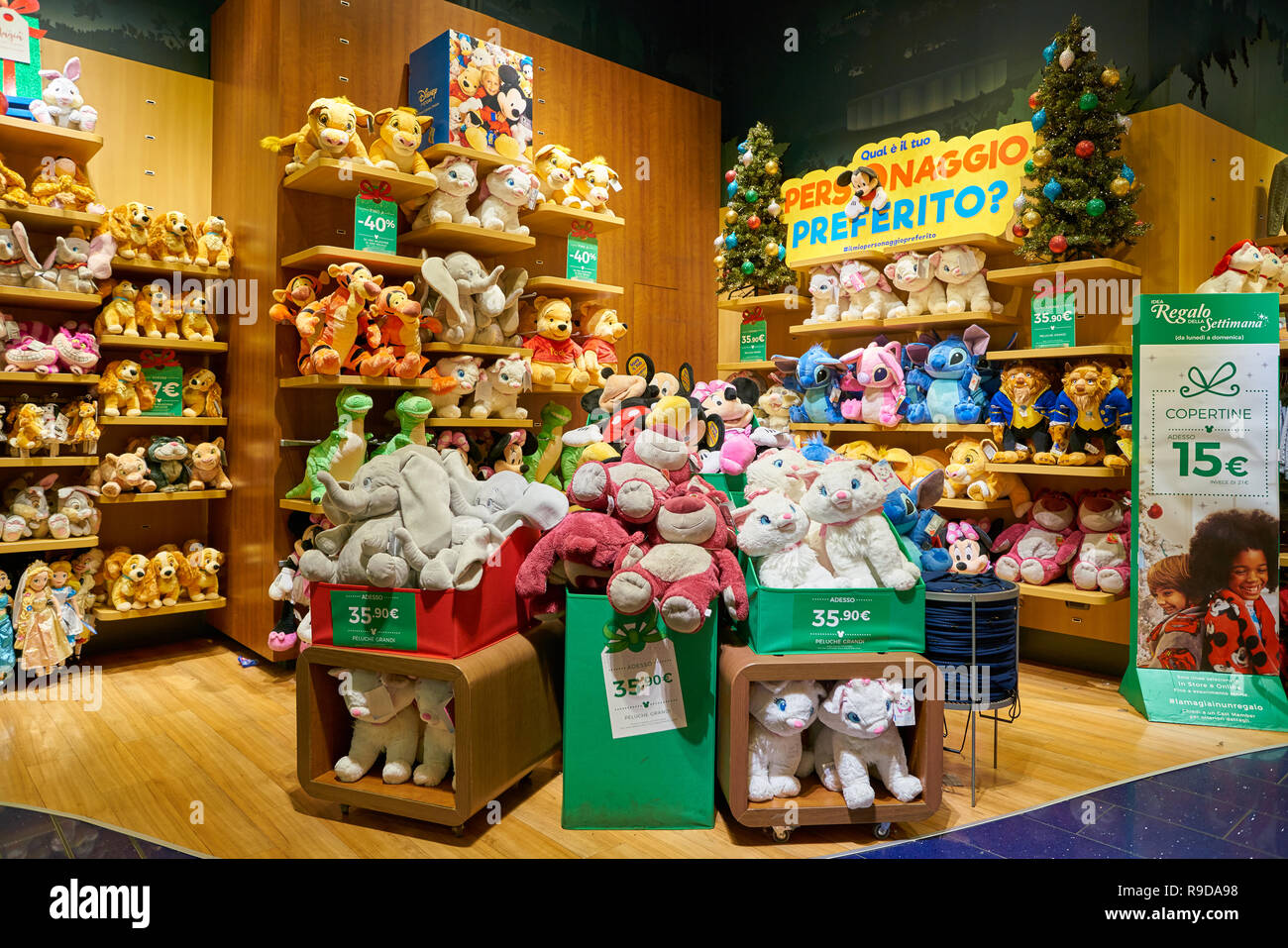 Mailand, Italien - ca. November 2017: Im Disney Store in Mailand, Italien. Stockfoto