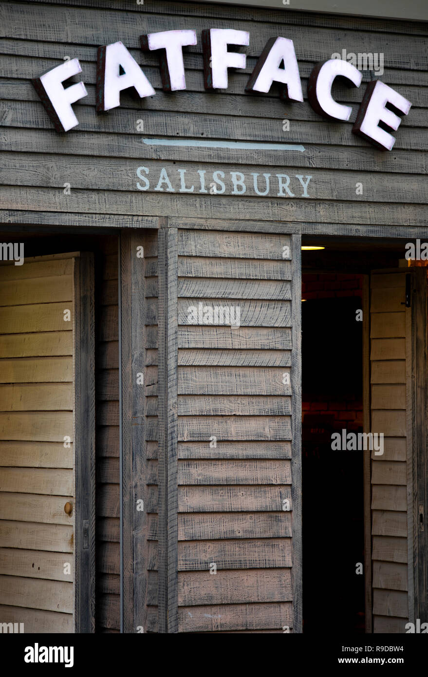 Salisbury, Wiltshire, England - November 8, 2018: Fatface, Lifestyle Kleidung und Zubehör Einzelhändler im Vereinigten Königreich Stockfoto