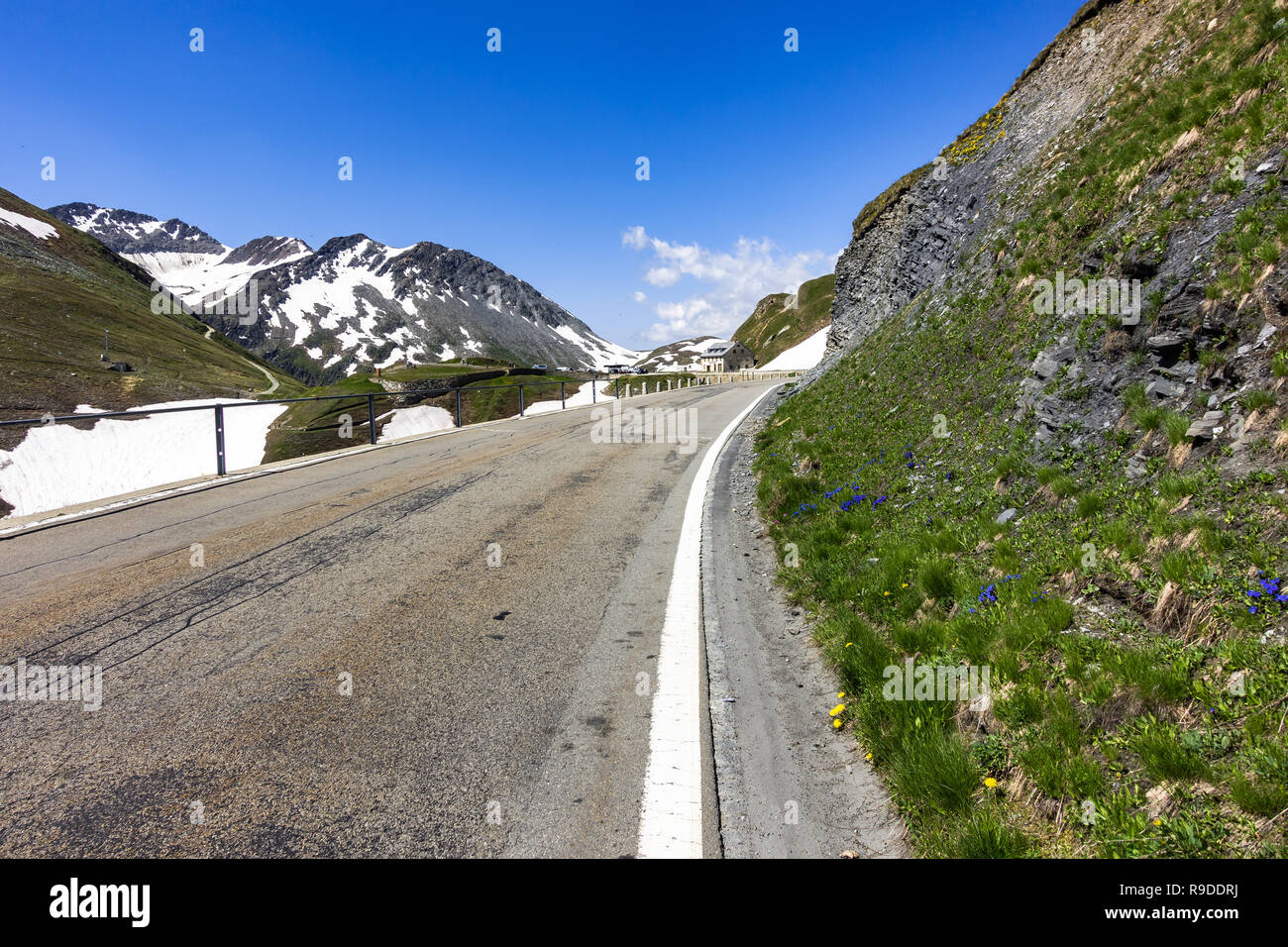 Straße zum Gipfel der Furka Pass von Kanton Uri, Schweiz Stockfoto