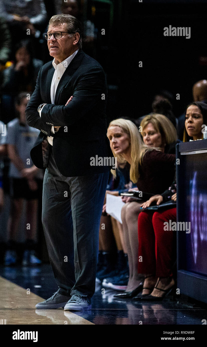 Hass Pavillon Berkeley Calif, USA. 22 Dez, 2018. Usa während Basketball Spiel der NCAA Frauen zwischen Connecticut Schlittenhunde und den Kalifornien goldenen Bären 76-66 Gewinn an Hass Pavillon Berkeley Calif Thurman James/CSM/Alamy leben Nachrichten Stockfoto