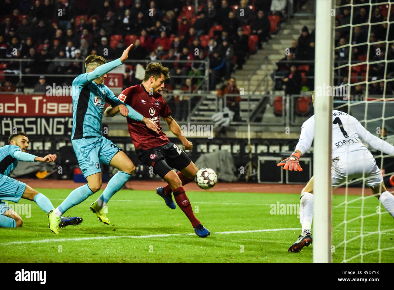 Nürnberg, Deutschland. 22 Dezember 2018. Max Morlock Stadion - 22. Dez 2018 - Fußball, 1.Bundesliga - 1.FC Nürnberg gegen SC Freiburg Foto: Ryan Evans Credit: Ryan Evans/Alamy Live News Stockfoto