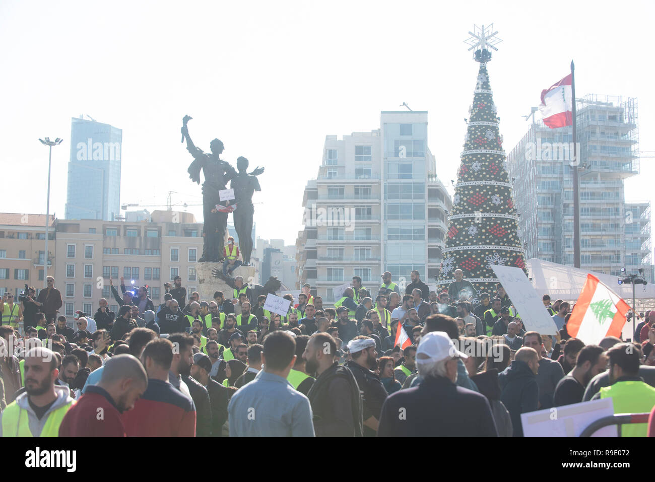 Beirut, Libanon, 23. Dez 2018. Libanesische protestieren gegen das politische System für die Regierungsbildung deadlock und Lebensbedingungen in Beirut, Libanon, 23. Dezember 2018. Kredit Mohamad Itani/Alamy leben Nachrichten Stockfoto