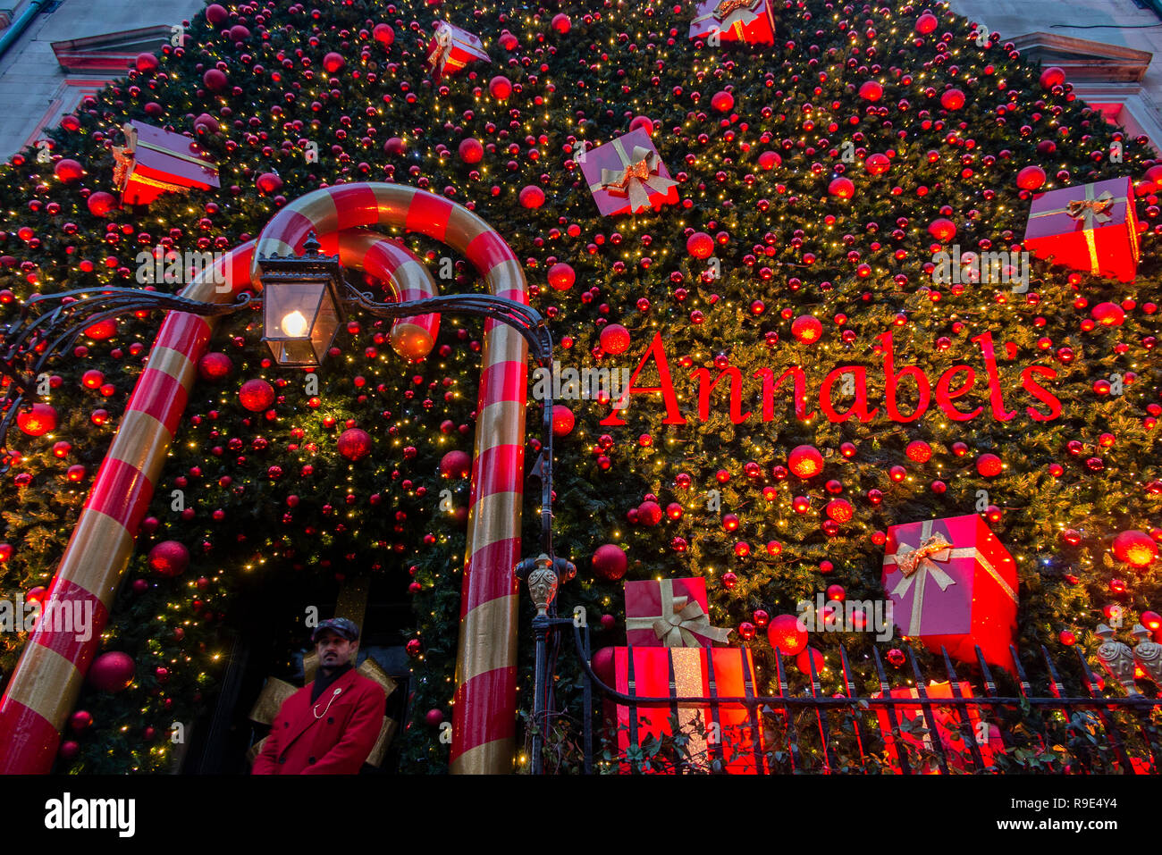 Annabel Nachtclub im schönen Weihnachtsschmuck, 2018 Stockfoto
