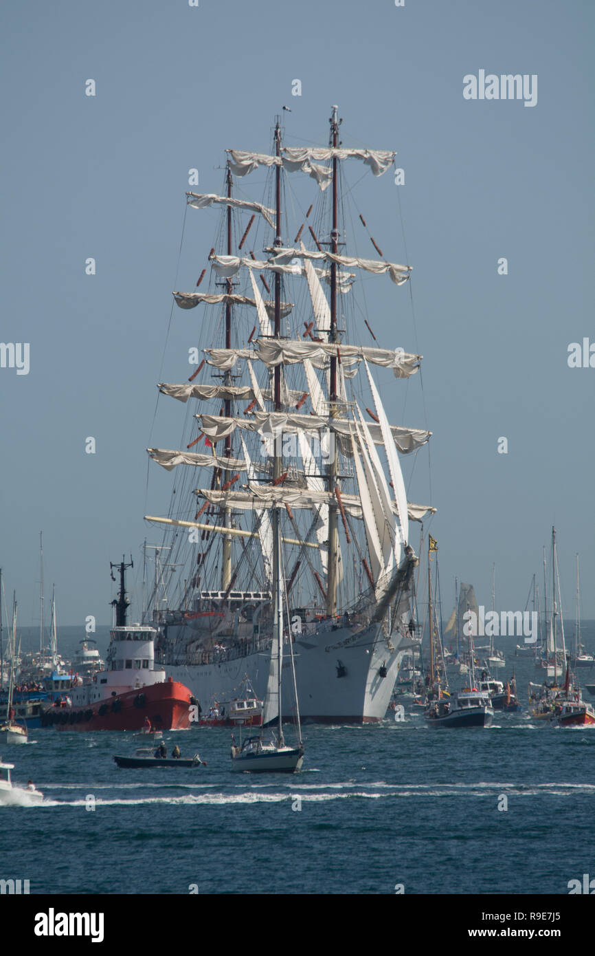 Eine Flotte von Yachten in Falmouth für die Abfahrt der Großsegler, die auf dem Weg nach Greenwich. Stockfoto