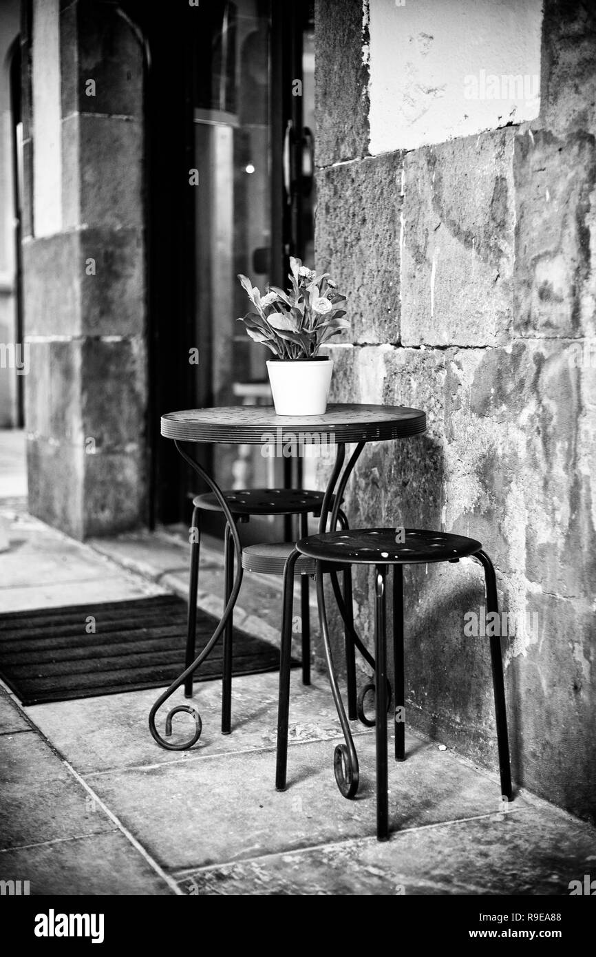 Restaurant, Tisch und Stühlen in Barri Gotic, Barcelona Stockfoto