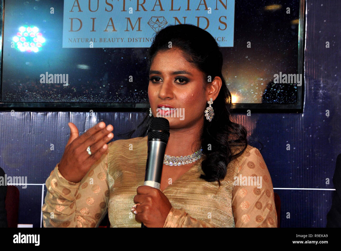 Kolkata, Indien. 22 Dez, 2018. Indische Frauen Kricketkapitän Mithali Raj inter Act während der Mittagspause der Diamanten Kollektion. Credit: Saikat Paul/Pacific Press/Alamy leben Nachrichten Stockfoto