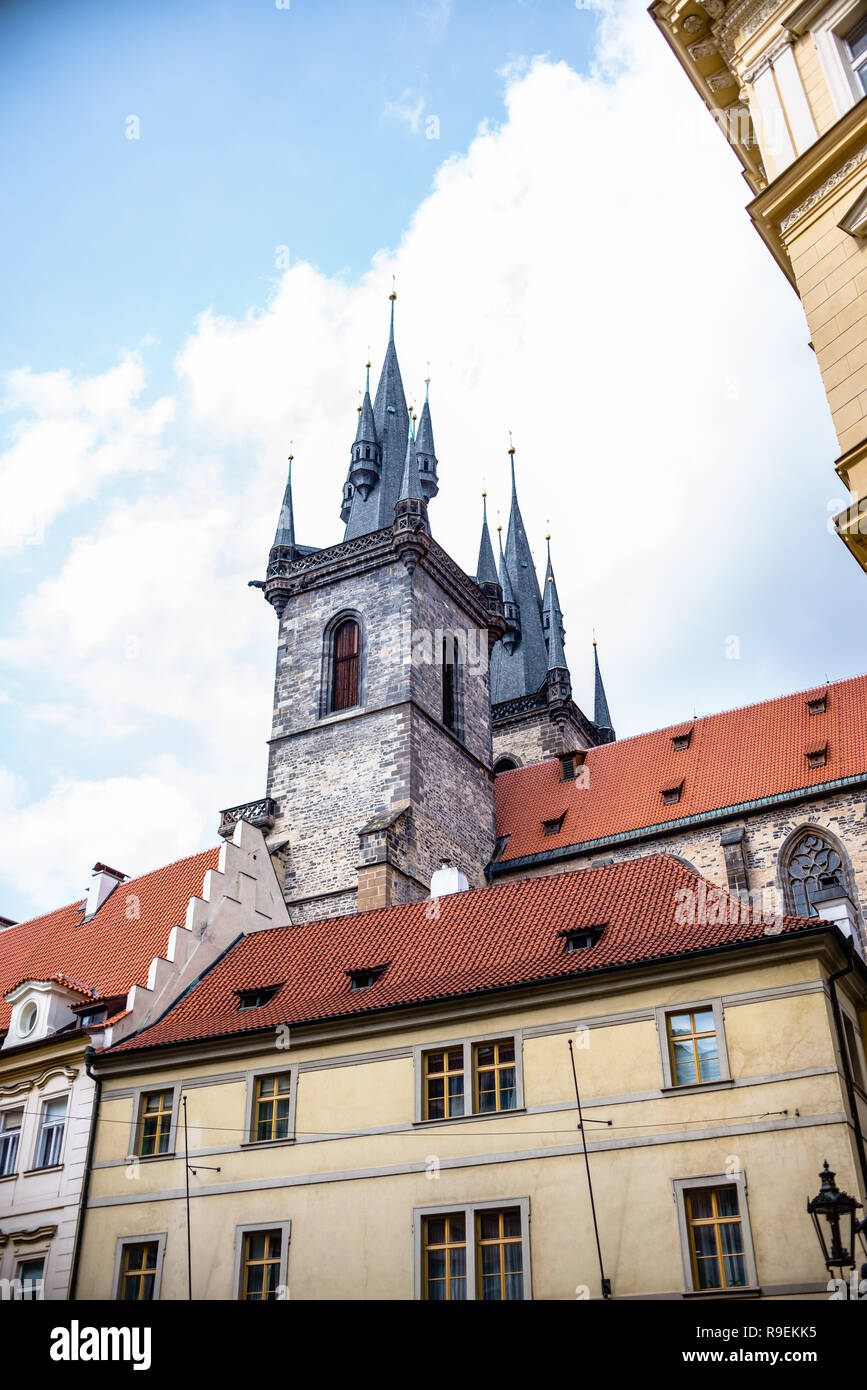 Tynsky chram gotische Kirche in der Nähe des Staromestske Square. Gotische Architektur von Prag, tschechische Republik. Stockfoto