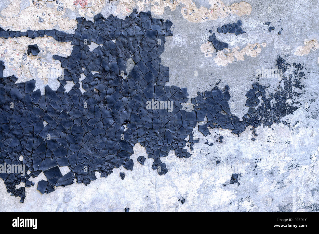 Textur des Alten rauhen Zement oder Beton Wand mit gerissenen Kunstharz. Kann als Hintergrund verwendet werden. Close-up. Stockfoto