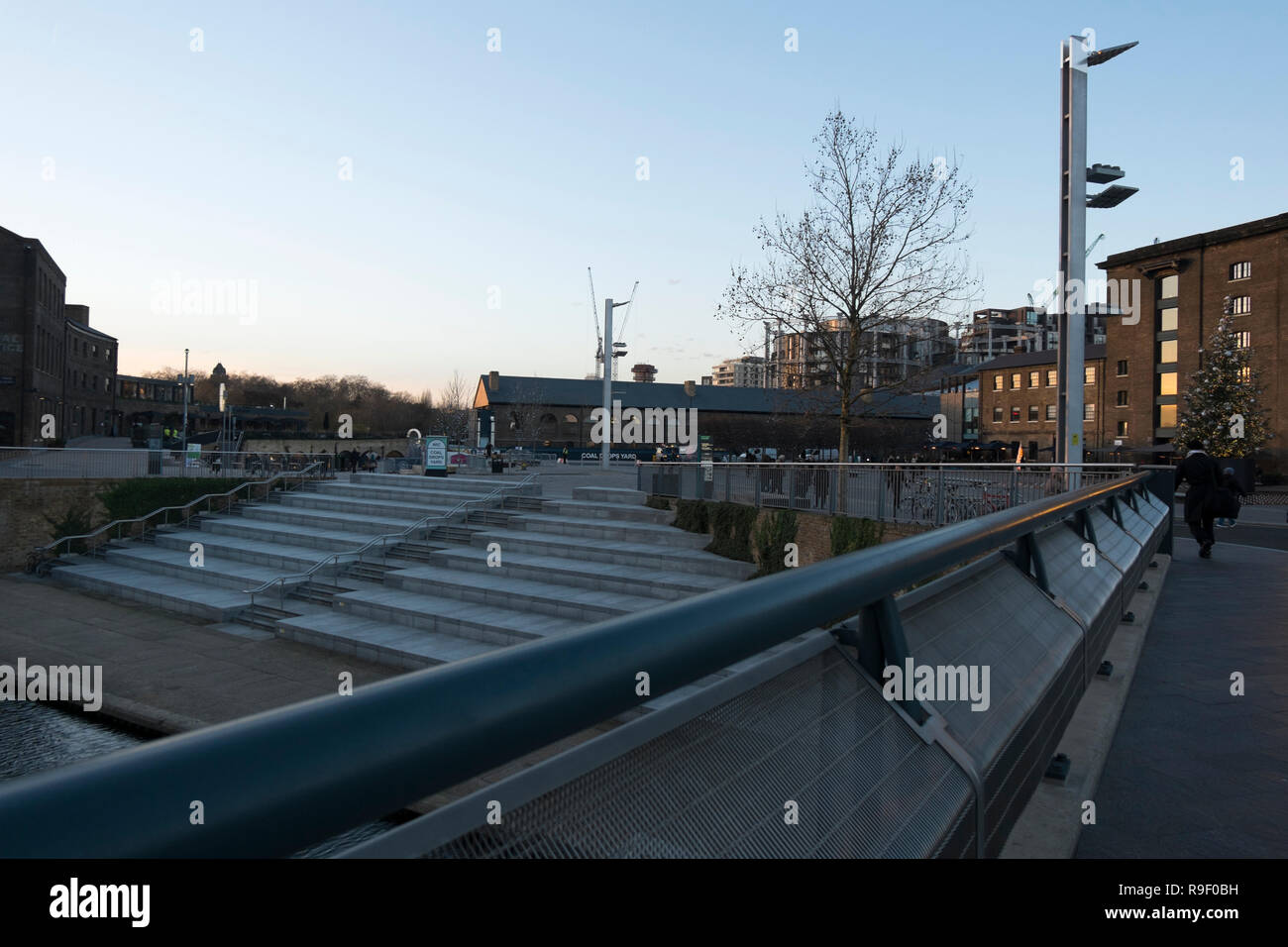 Kohle Tropfen Yard, das neue Einkaufszentrum in King's Cross, N1C, London, UK Stockfoto