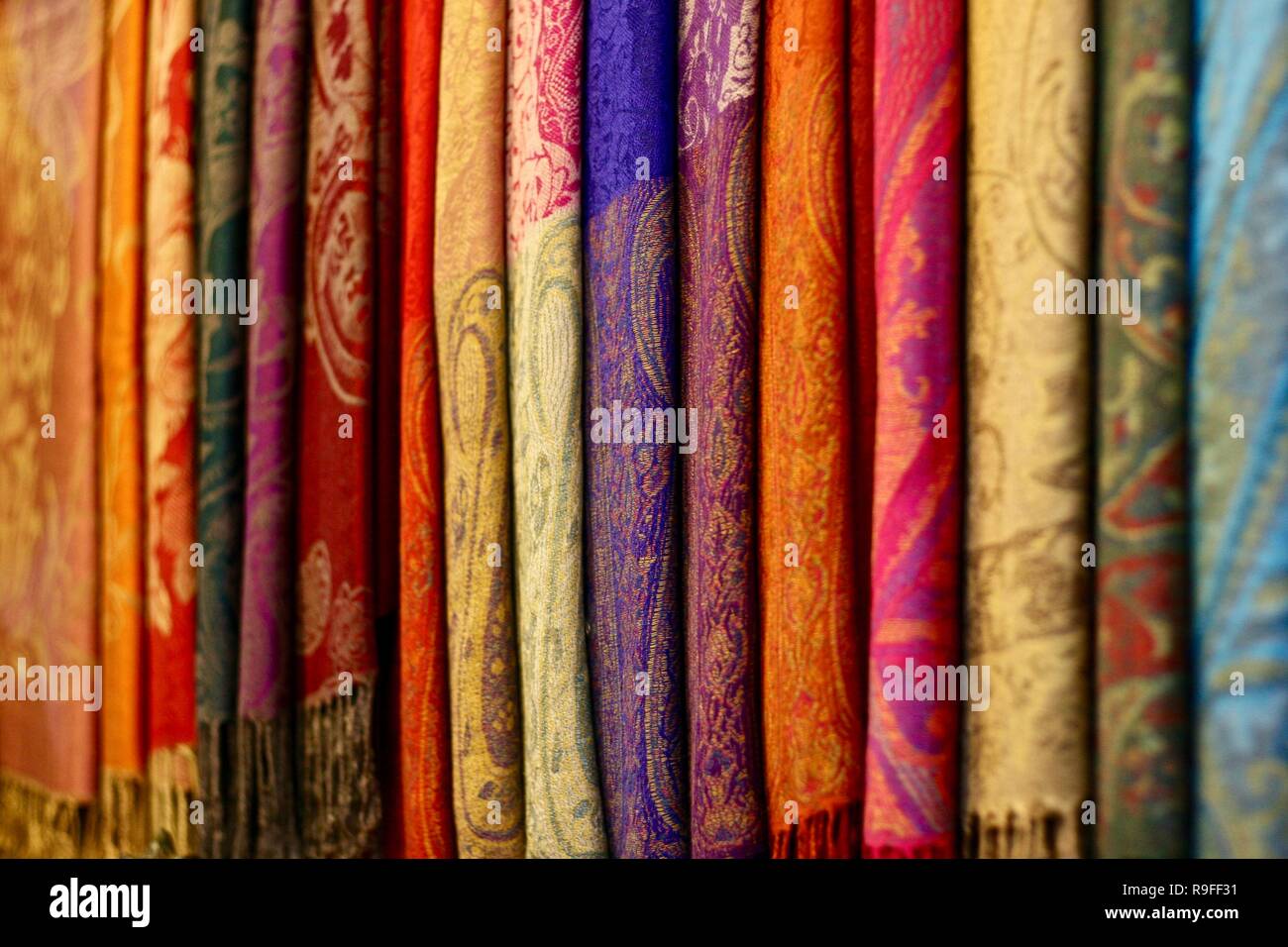 Gemusterter Zart Rosa Stoff Stockfotos und -bilder Kaufen - Alamy