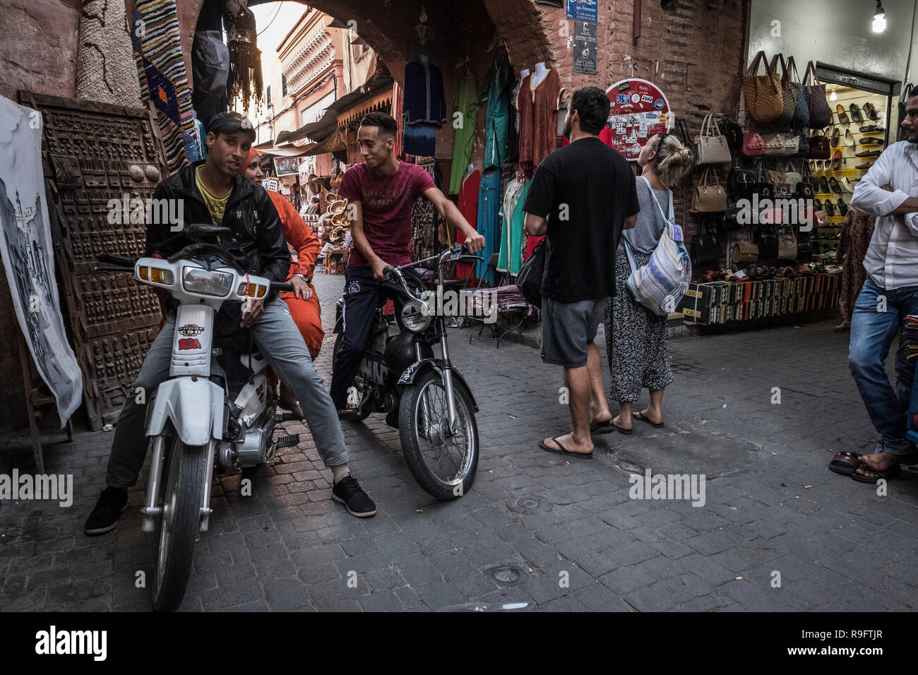 Marrakesch, Marokko - 18. September 2017: Ecke in der Medina von Marrakesch Besetzt Stockfoto