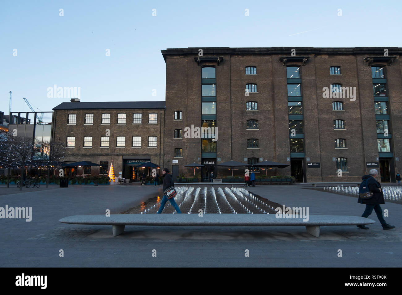 Central St. Martins UAL im Getreidespeicher Quadrat in die Kohle Tropfen Yard, das neue Einkaufszentrum in King's Cross, N1C, London, UK Stockfoto