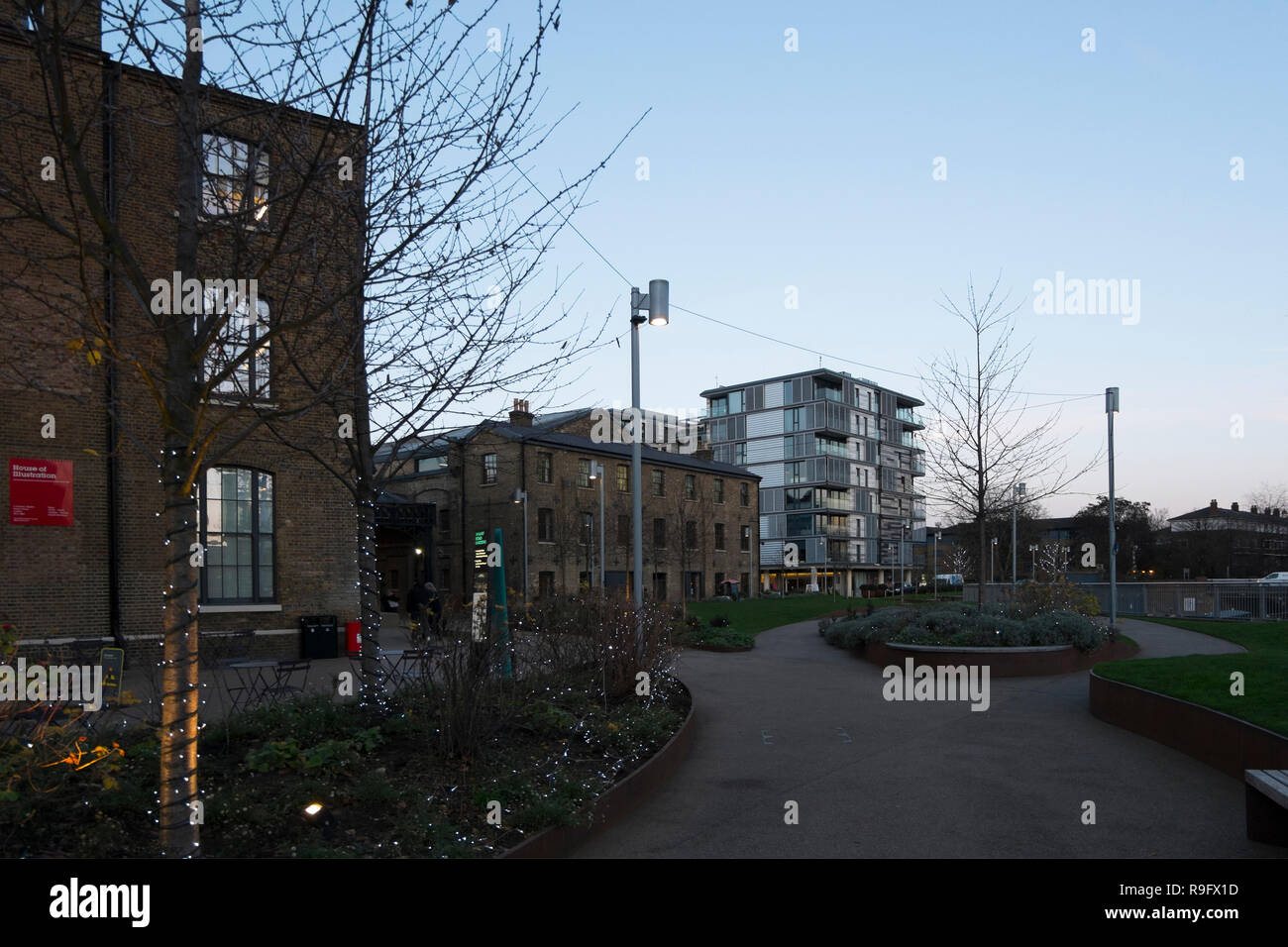 Das Haus der Illustration an Wharf Road Gärten im neuen Einkaufsviertel in King's Cross St. Pancras, London, UK. Stockfoto