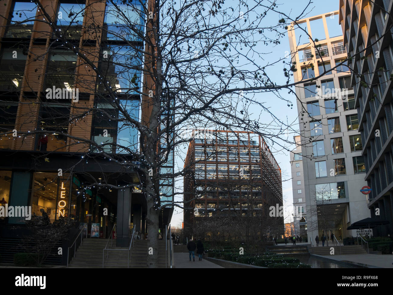 Büros in St. Pancras Platz in der St Pancras Einkaufs- und Büroviertel in N1C, London, UK. Stockfoto