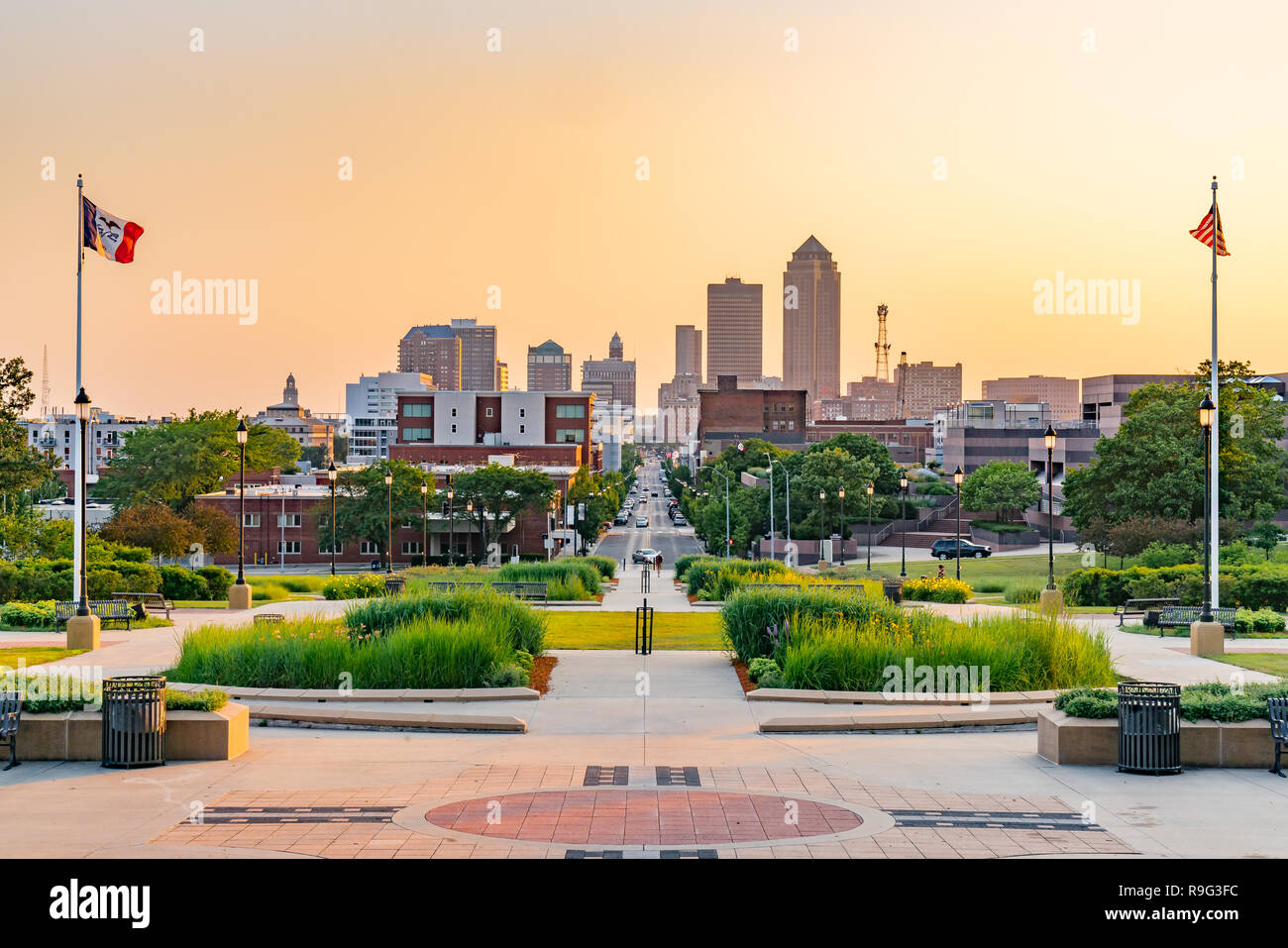 Des Moines, Iowa Skyline von der Landeshauptstadt bei Sonnenuntergang Stockfoto