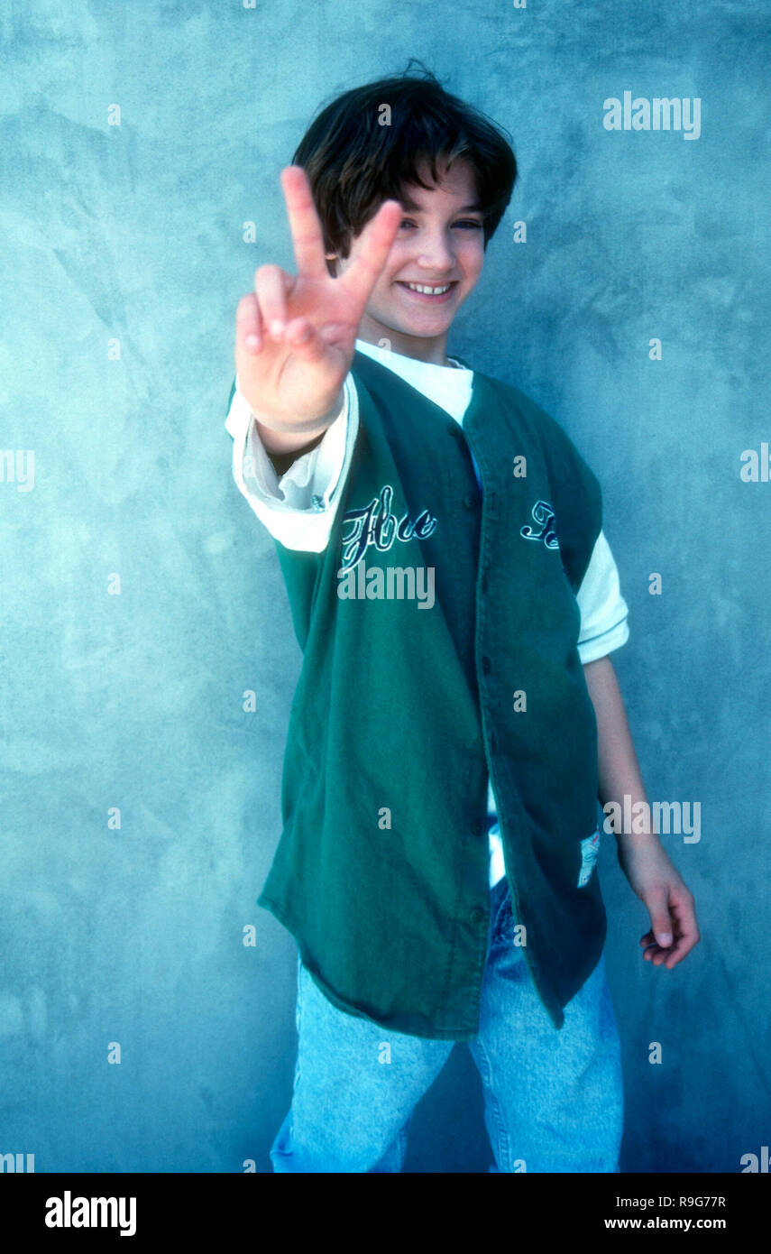 LOS ANGELES, Ca - 6. JUNI: (exklusiv) Schauspieler Elijah Wood stellt bei einem Fotoshooting am 6. Juni in Los Angeles, Kalifornien 1993. Foto von Barry King/Alamy Stock Foto Stockfoto