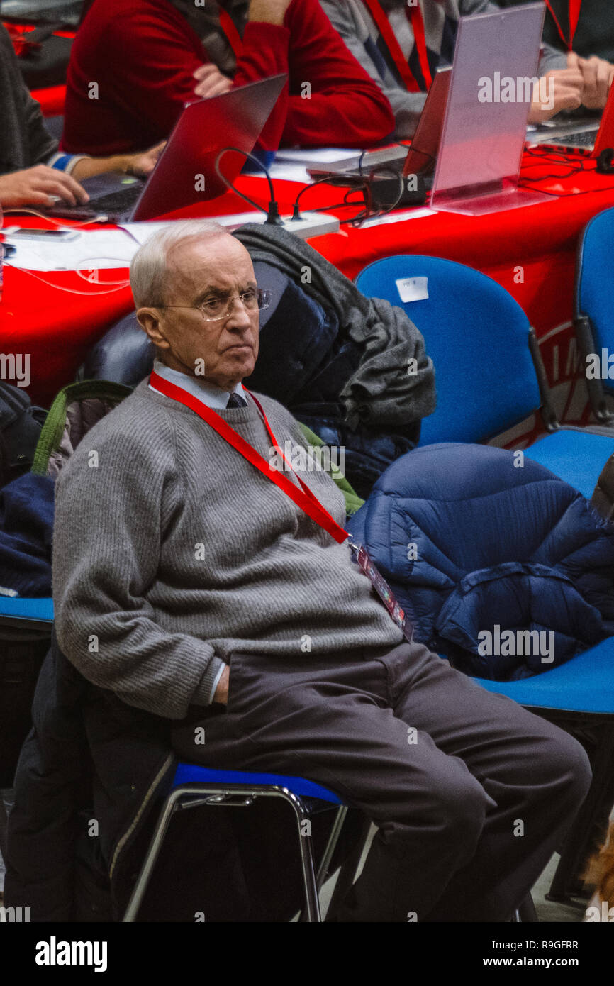 Mailand, Italien. 23 Dez, 2018. Mailand, Italien. 23. Dezember 2018. Olimpia Milano vs Pallacanestro Varese Credit: Luca Quadrio/Alamy leben Nachrichten Stockfoto