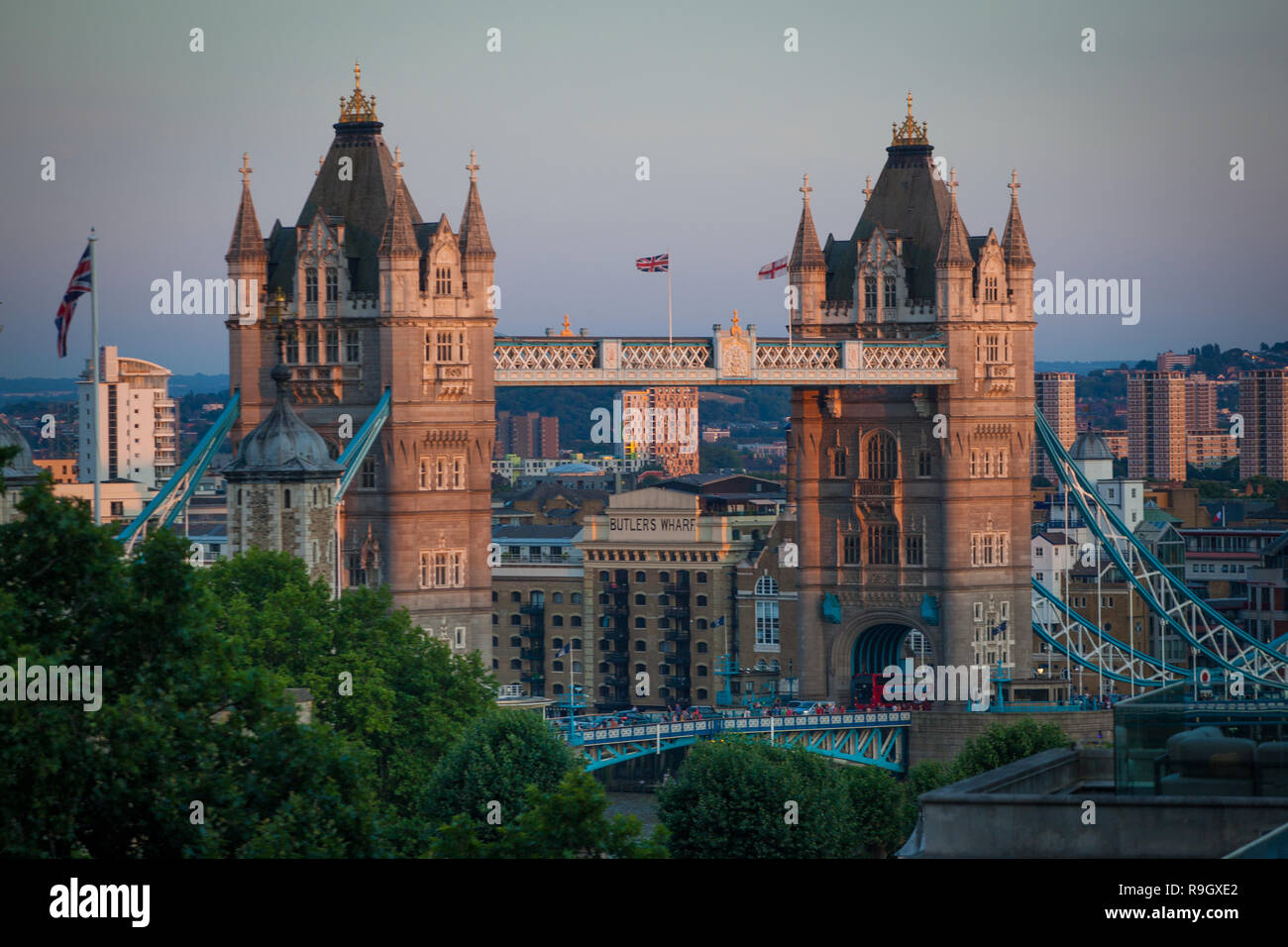 Die Tower Bridge über die Themse, London Stockfoto