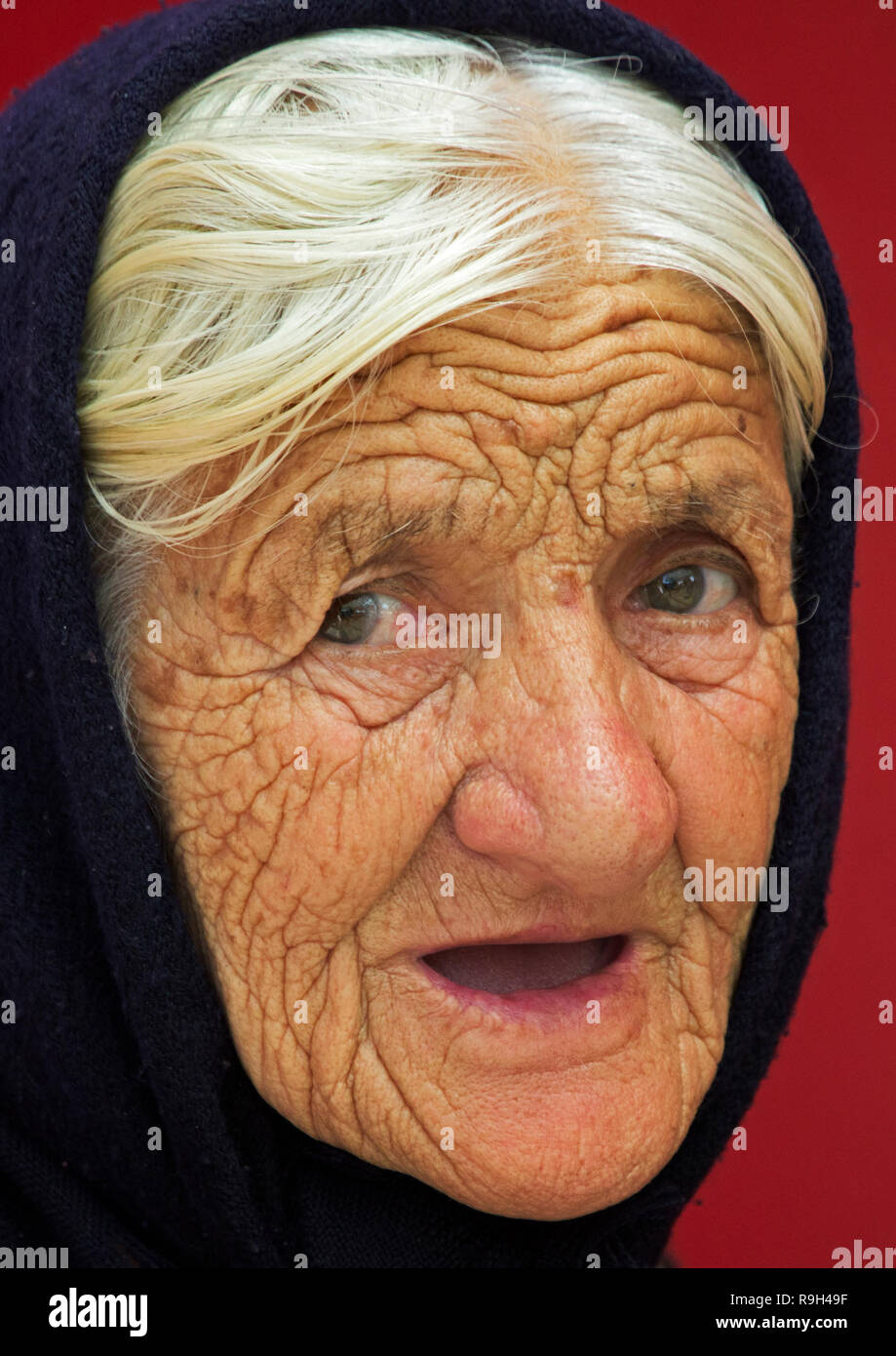 Alte Frau, Banja Luka, Bosnien und Herzegowina Stockfoto