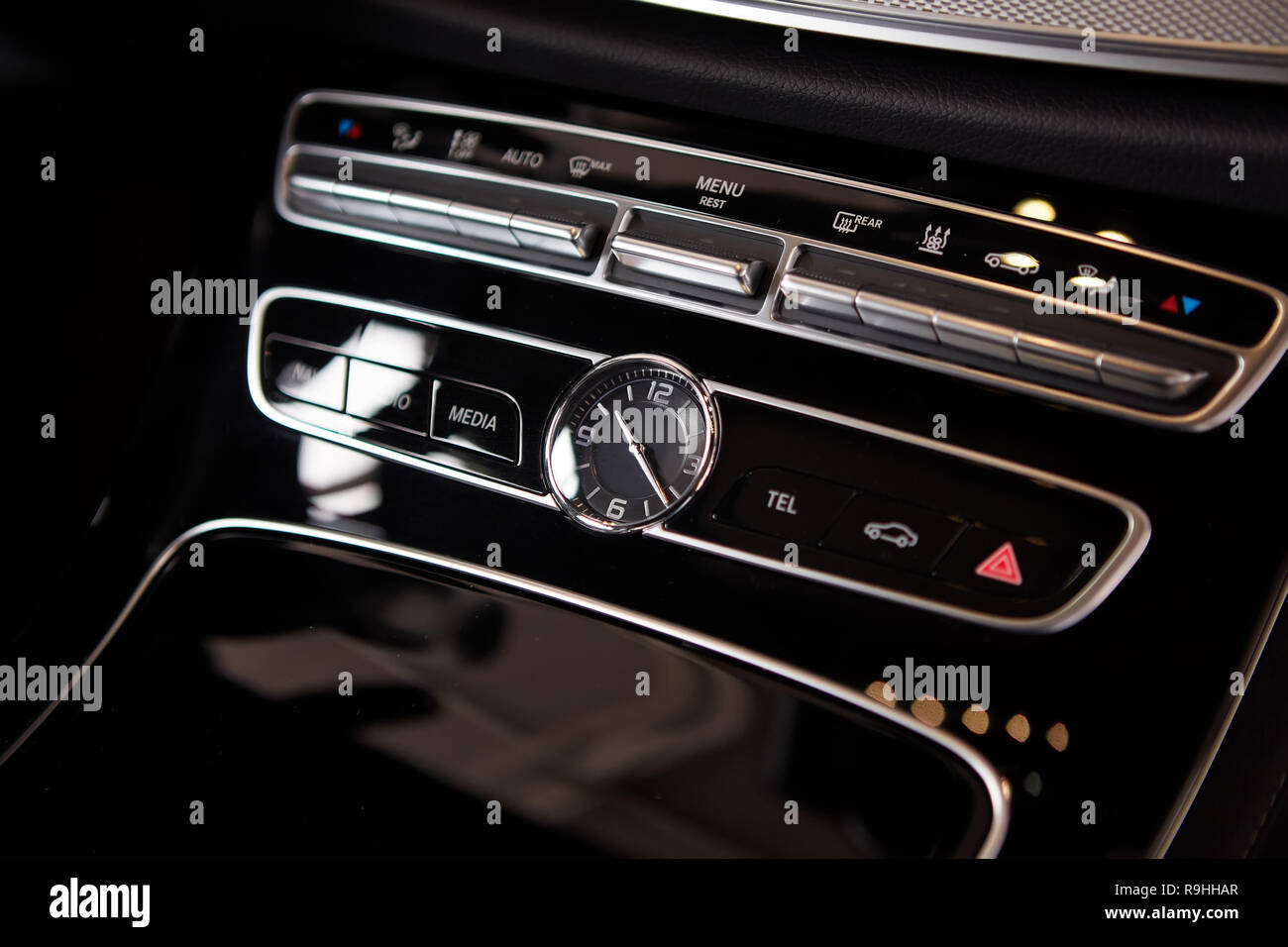 Luxus Auto Interieur-Details. Mittelkonsole mit Luft und