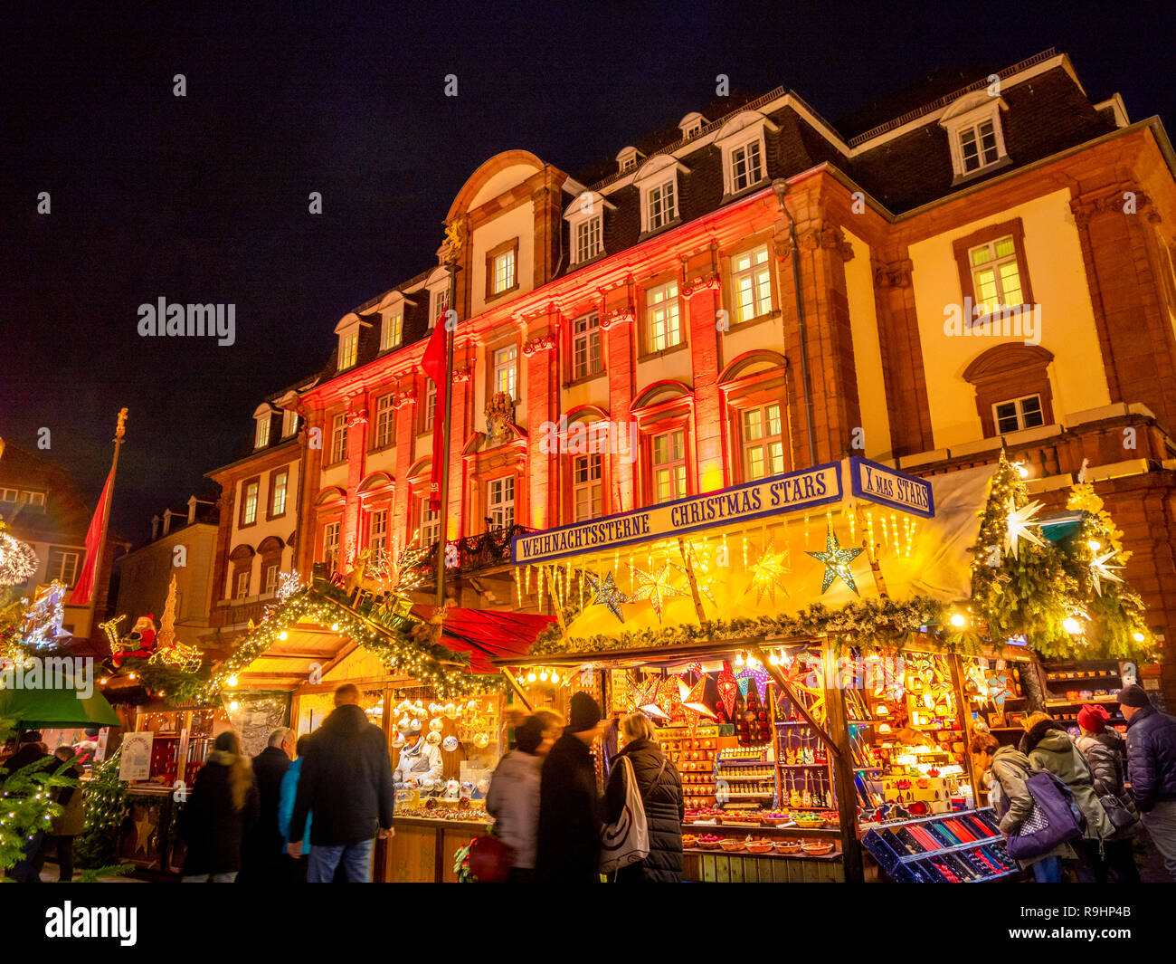 Weihnachtsmarkt auf dem Marktplatz in Heidelberg, Baden-Württemberg, Deutschland, Europa Stockfoto