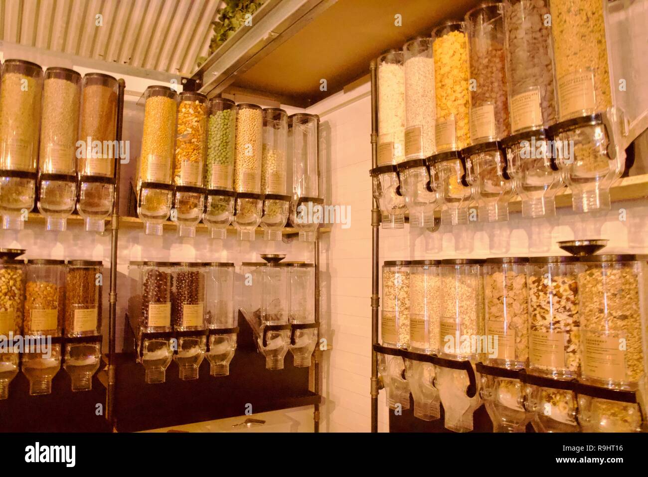 Bulk Markt in Hackney, East London ist eine Null Abfall, kein Plastik Supermarkt, wo Sie Ihre eigene Container zu füllen. Stockfoto